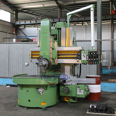 Máy quay tháp quay dọc 1200mm với 15kW Spindle Power và 1,5 Tons Load Capacity